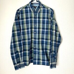 Van Heusen Plaid Dress Shirt Men’s M Blue Button Down Long Sleeve Collared Top